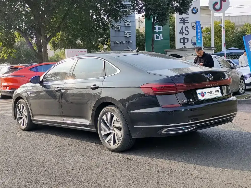 Volkswagen Passat New Energy — фото 4