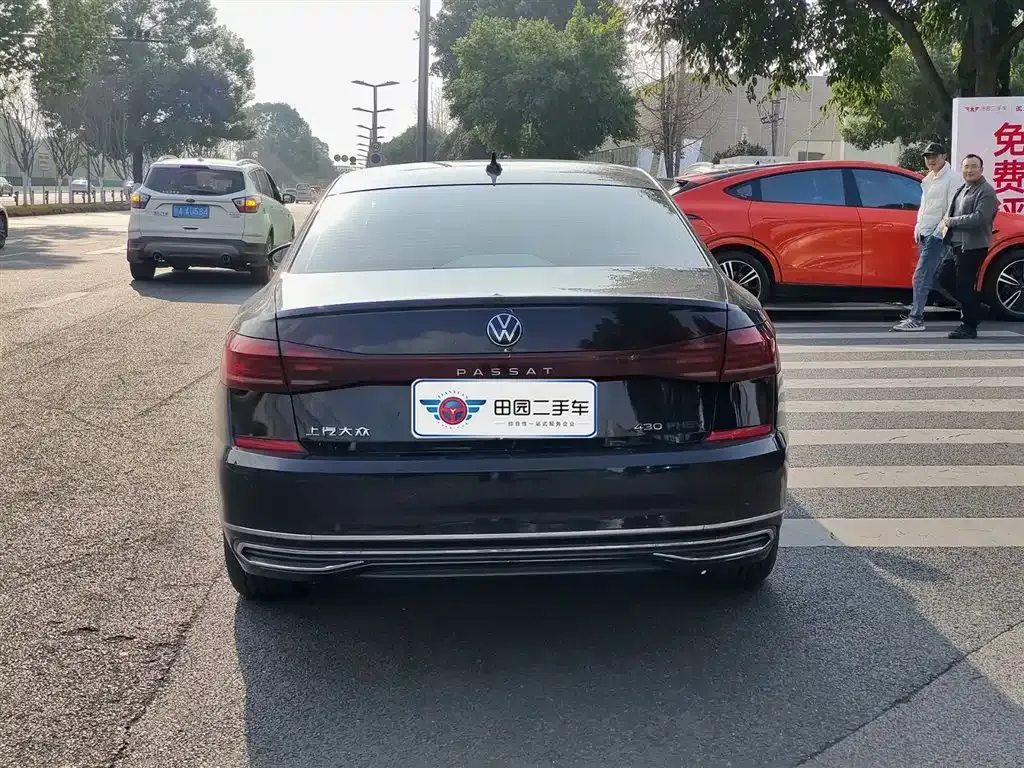 Volkswagen Passat New Energy — фото 9