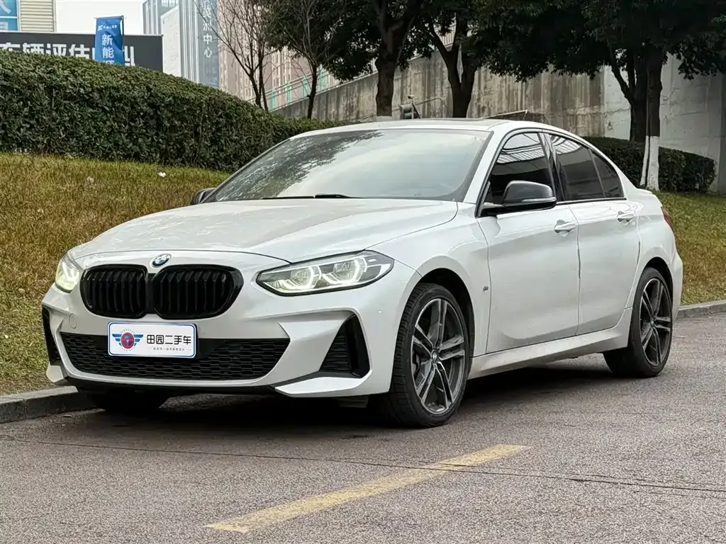 BMW 1 Series 2021 из CN, фото 1
