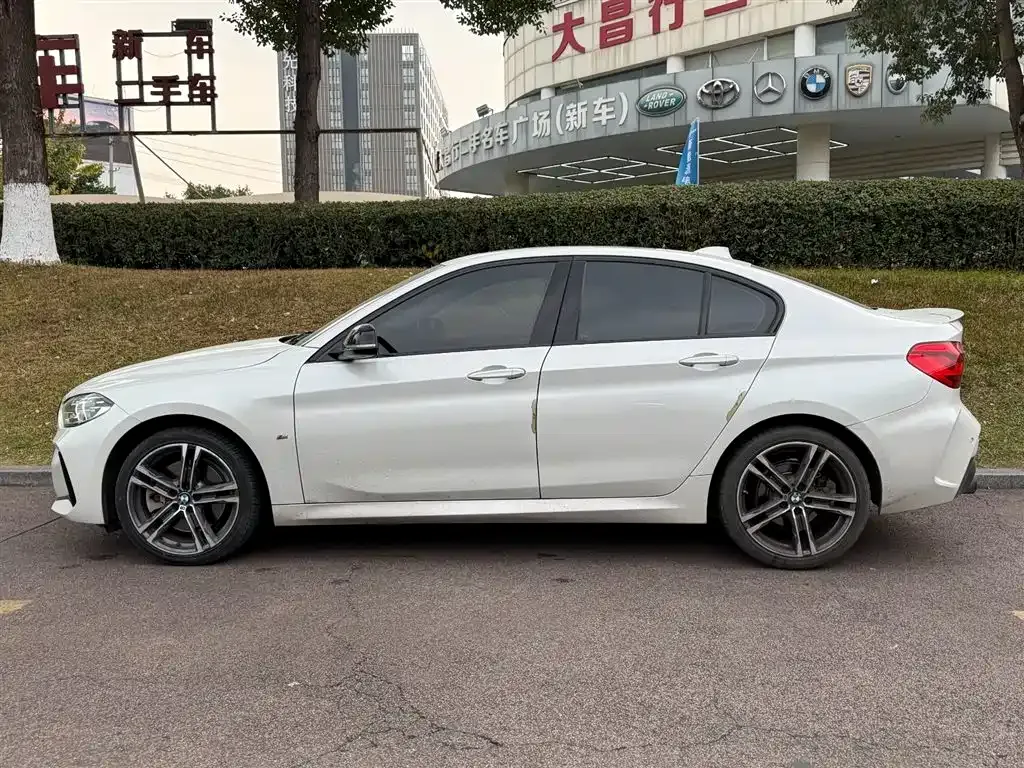 BMW 1 Series 2021 из CN, фото 4