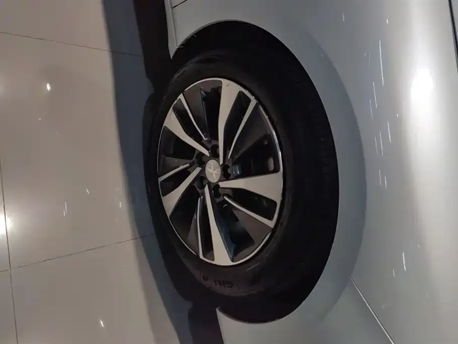 Peugeot 408 2025 из CN, фото 4