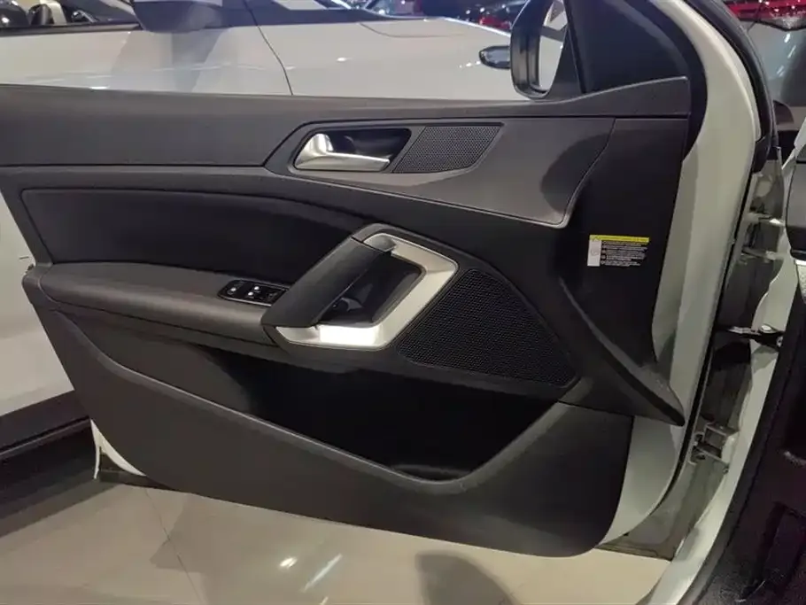 Peugeot 408 2025 из CN, фото 3