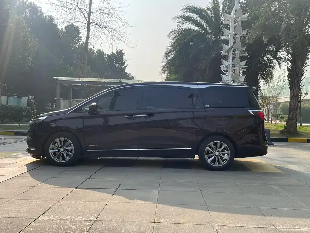 Buick GL8 2021 из CN, фото 2