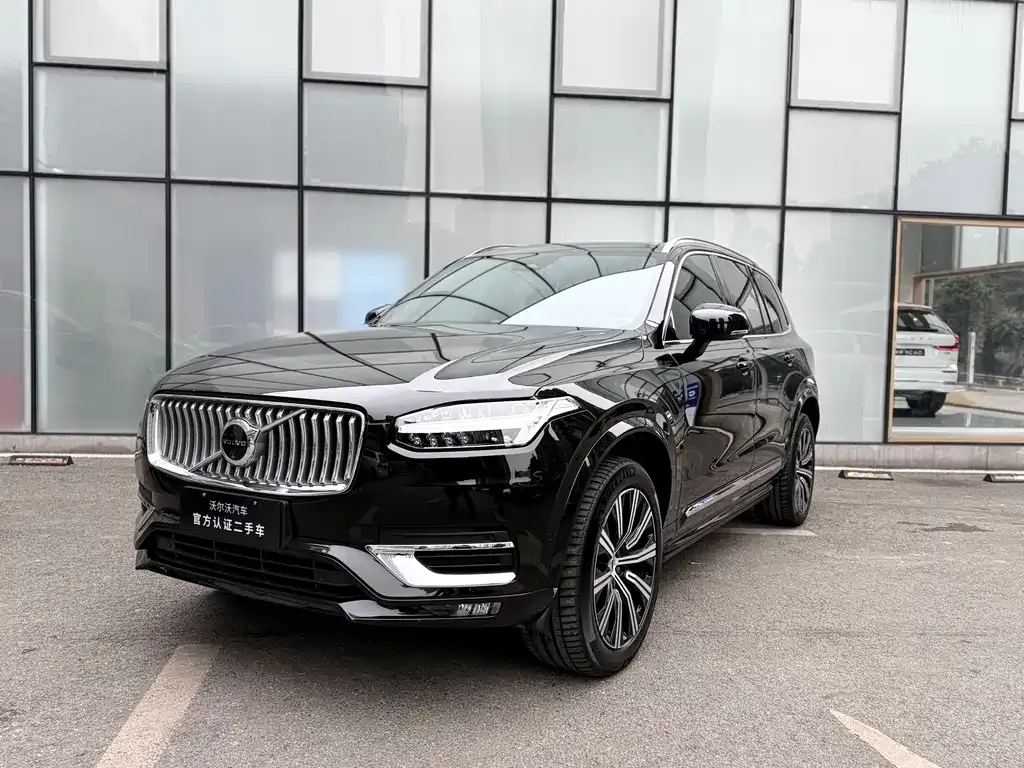 Volvo XC90 — фото 1