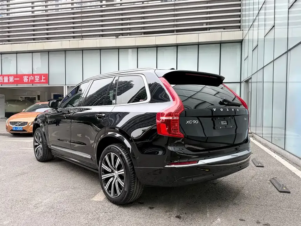 Volvo XC90 — фото 7