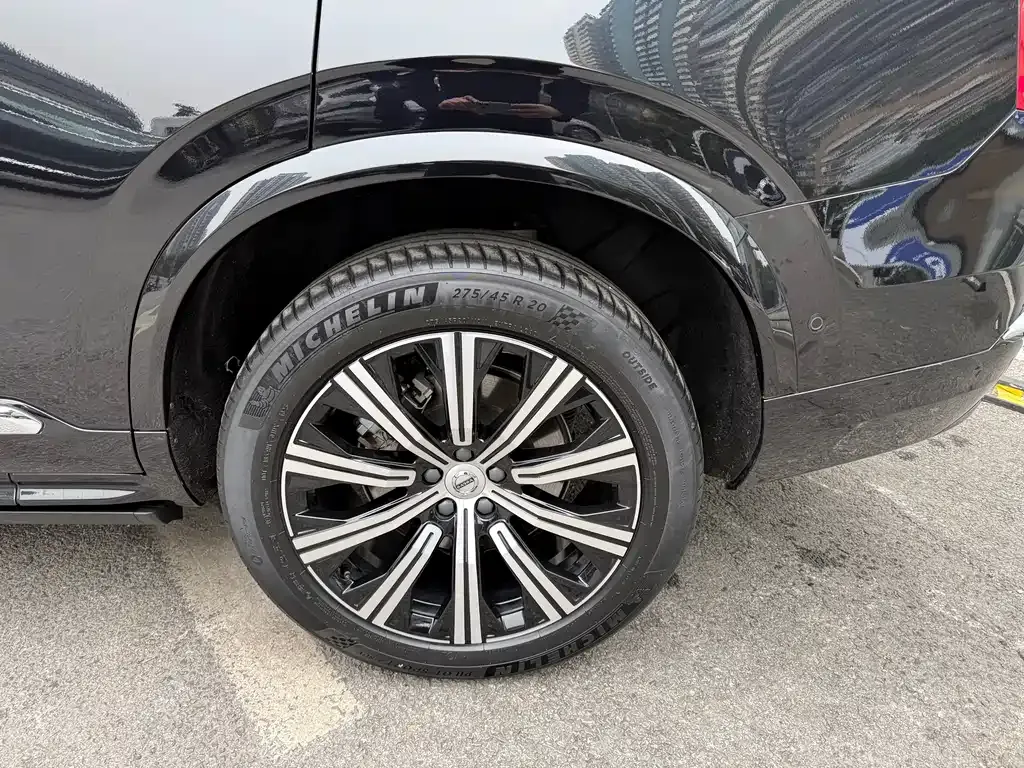 Volvo XC90 — фото 4