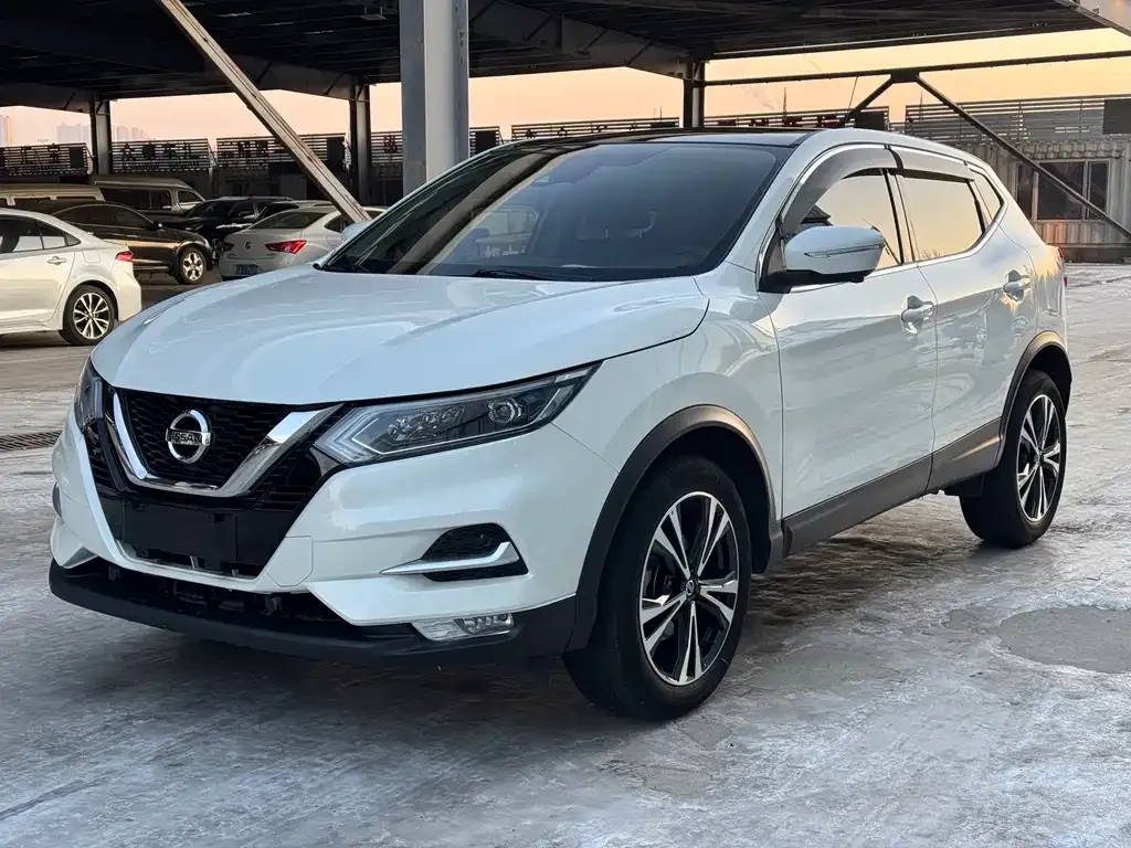 Nissan Qashqai — фото 1