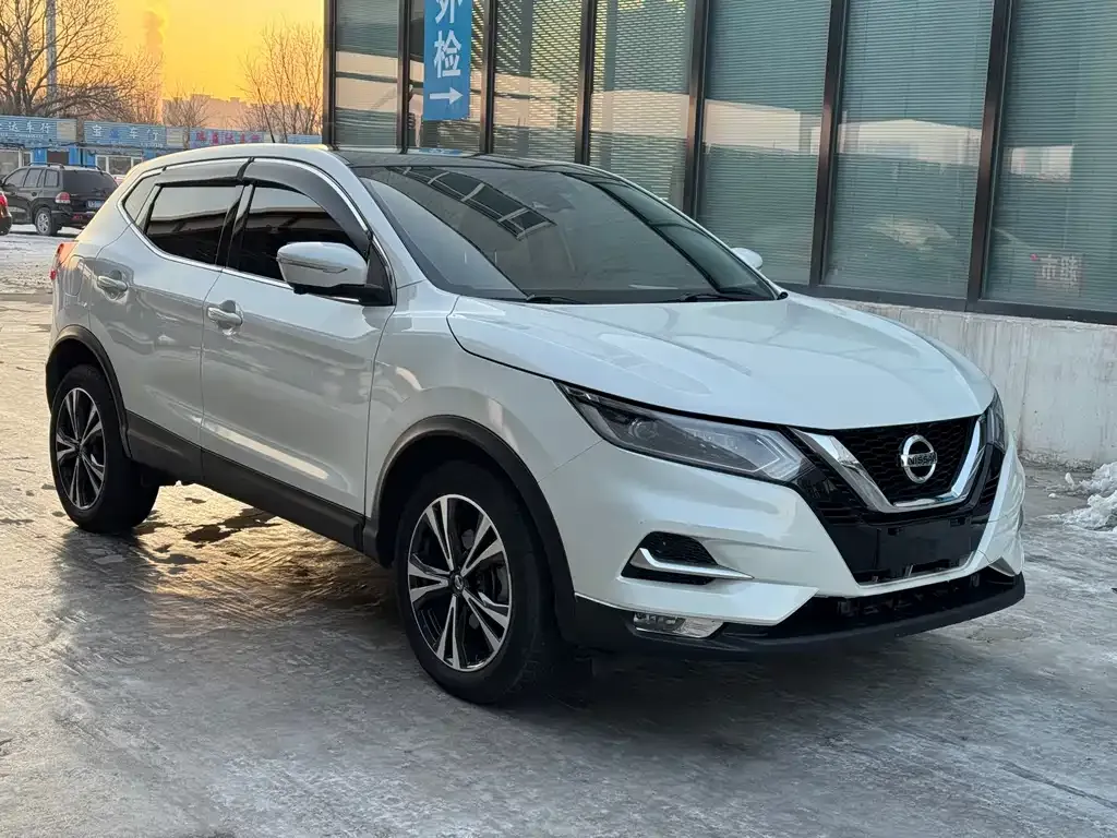 Nissan Qashqai — фото 9