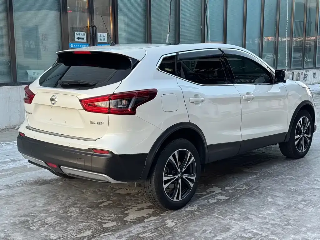 Nissan Qashqai — фото 5