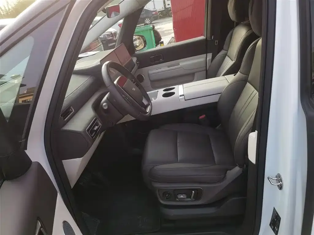 Li Auto MEGA 2024 из CN, фото 8