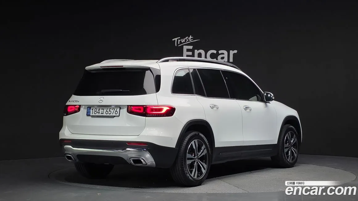 Mercedes-Benz GLB-Class — фото 5