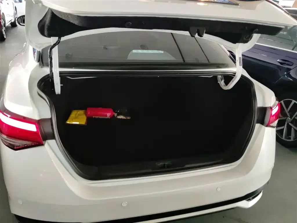 Nissan Sylphy 2023 из CN, фото 7