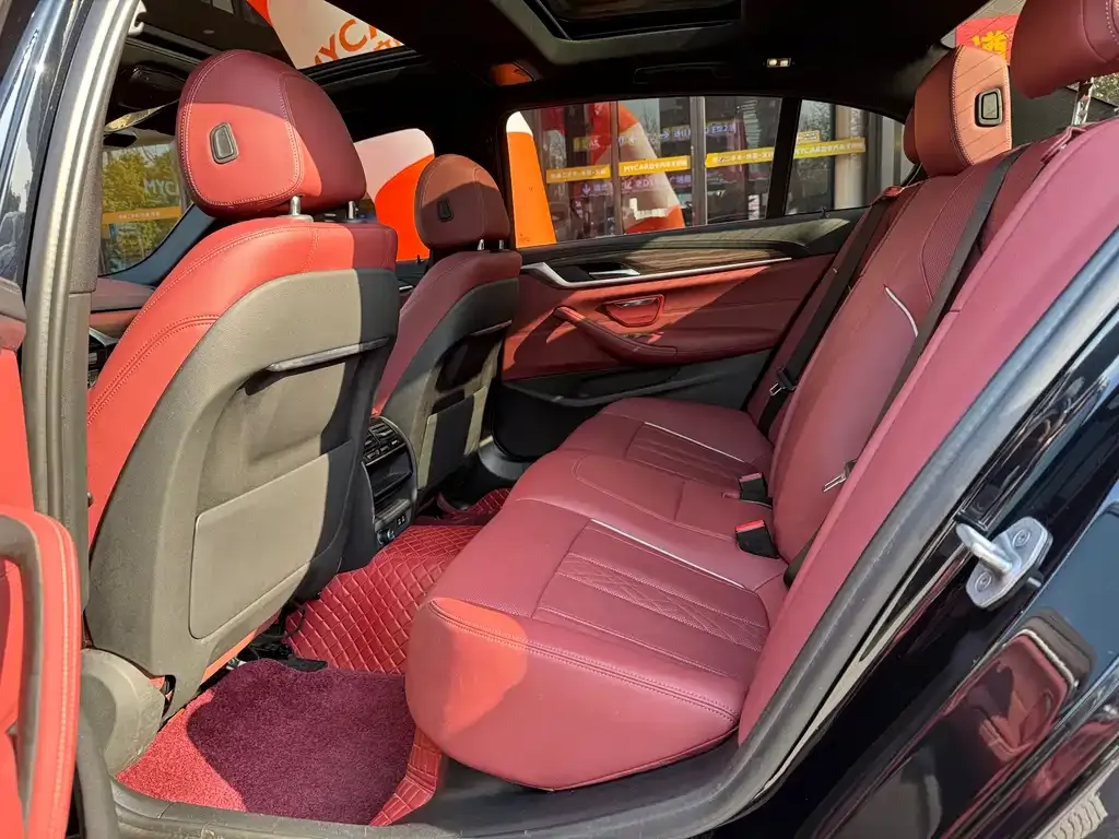 BMW 5 Series 2022 из CN, фото 3