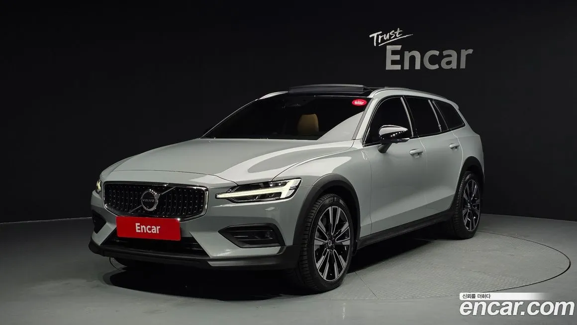 Volvo V60 — фото 1