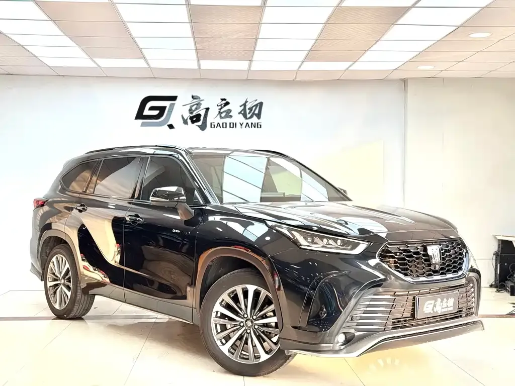 Toyota Crown Kluger 2024 из CN, фото 4