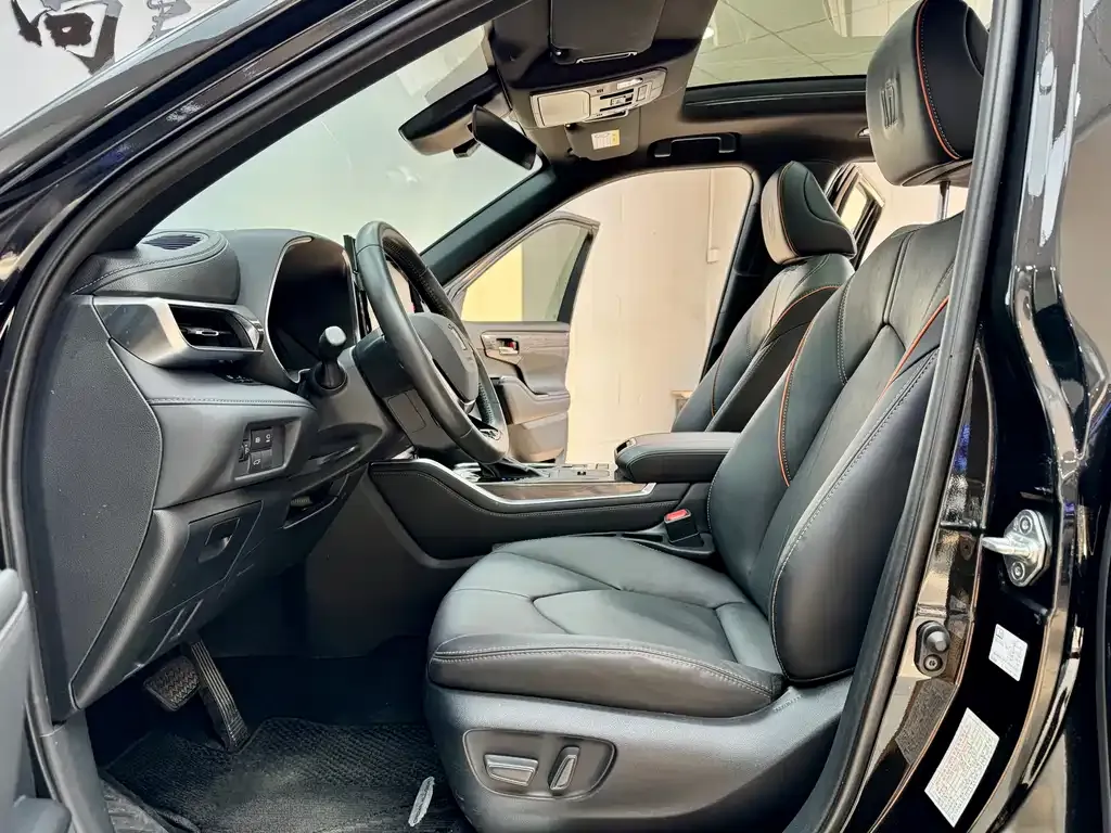 Toyota Crown Kluger 2024 из CN, фото 9