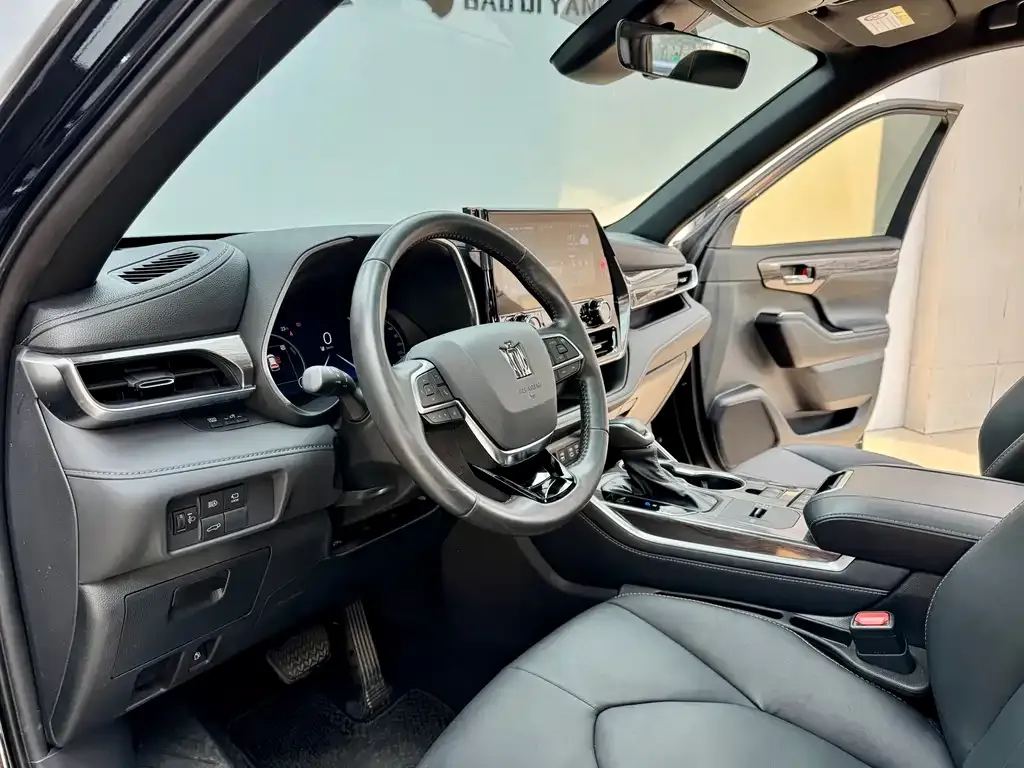 Toyota Crown Kluger 2024 из CN, фото 5