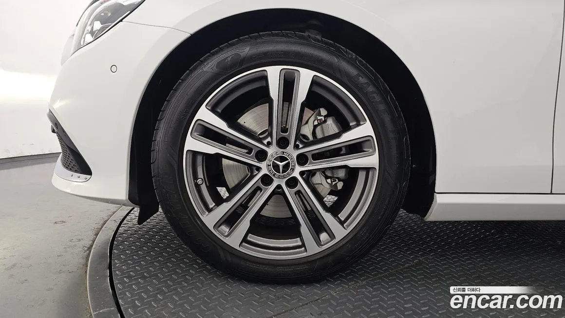 Mercedes-Benz E-Class 2023 из KR, фото 5