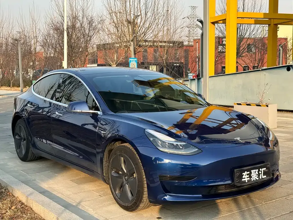 Tesla Model 3 — фото 8