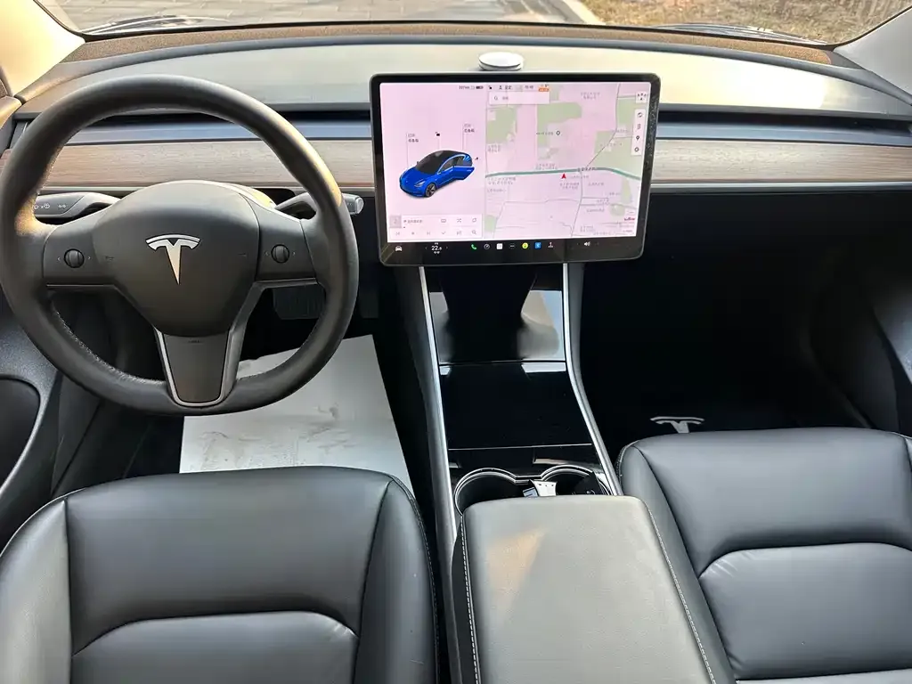Tesla Model 3 — фото 10
