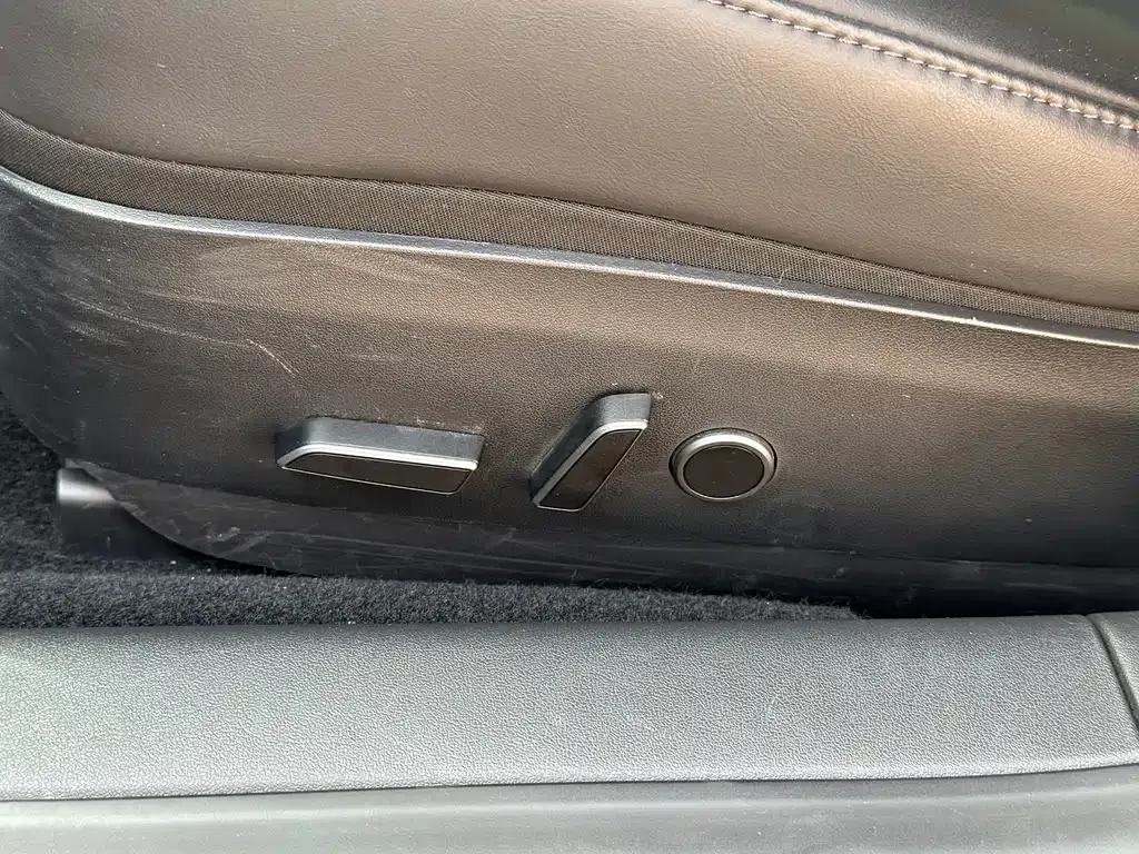 Tesla Model 3 — фото 9