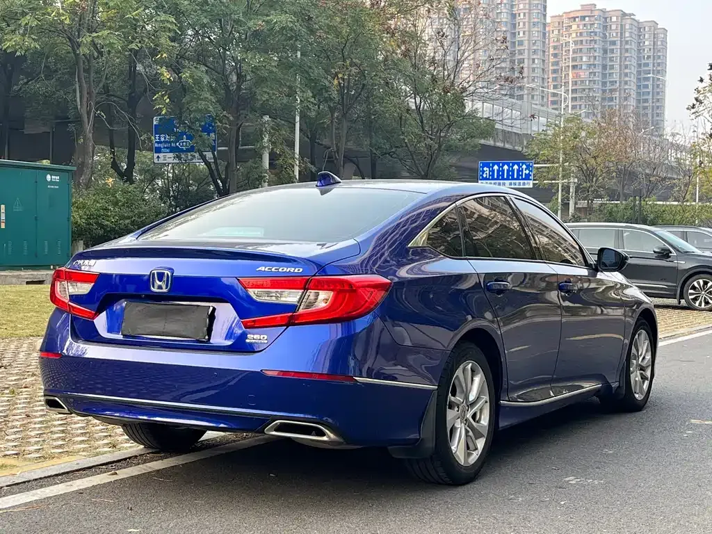 Honda Accord — фото 7
