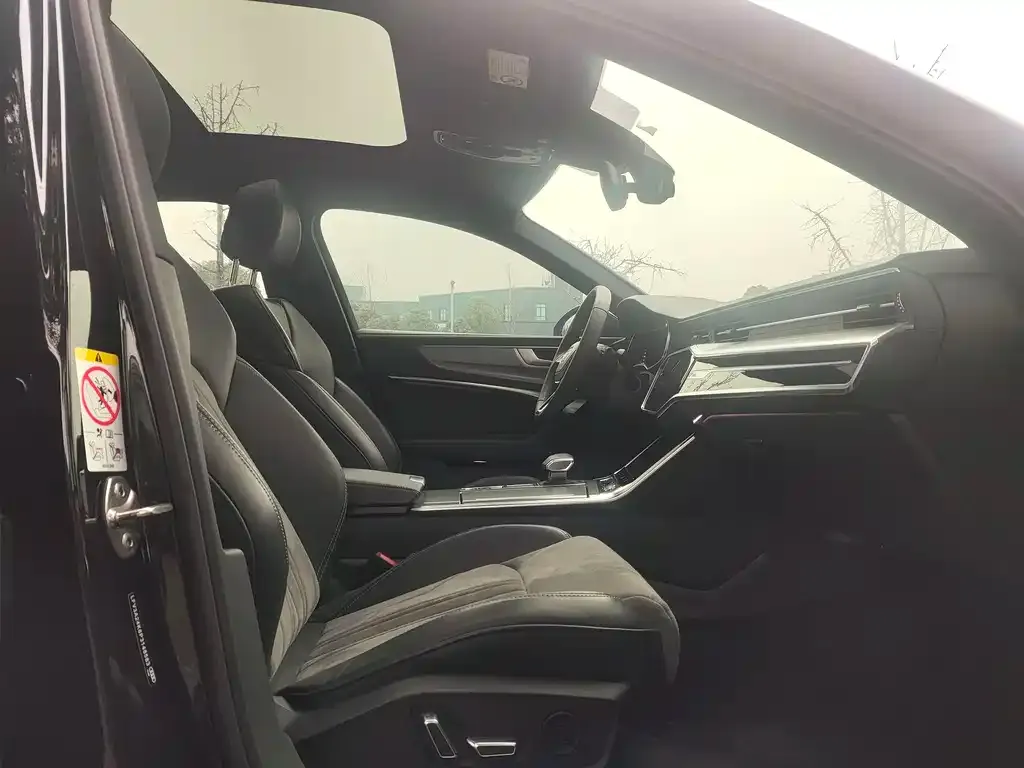 Audi A6L 2023 из CN, фото 7