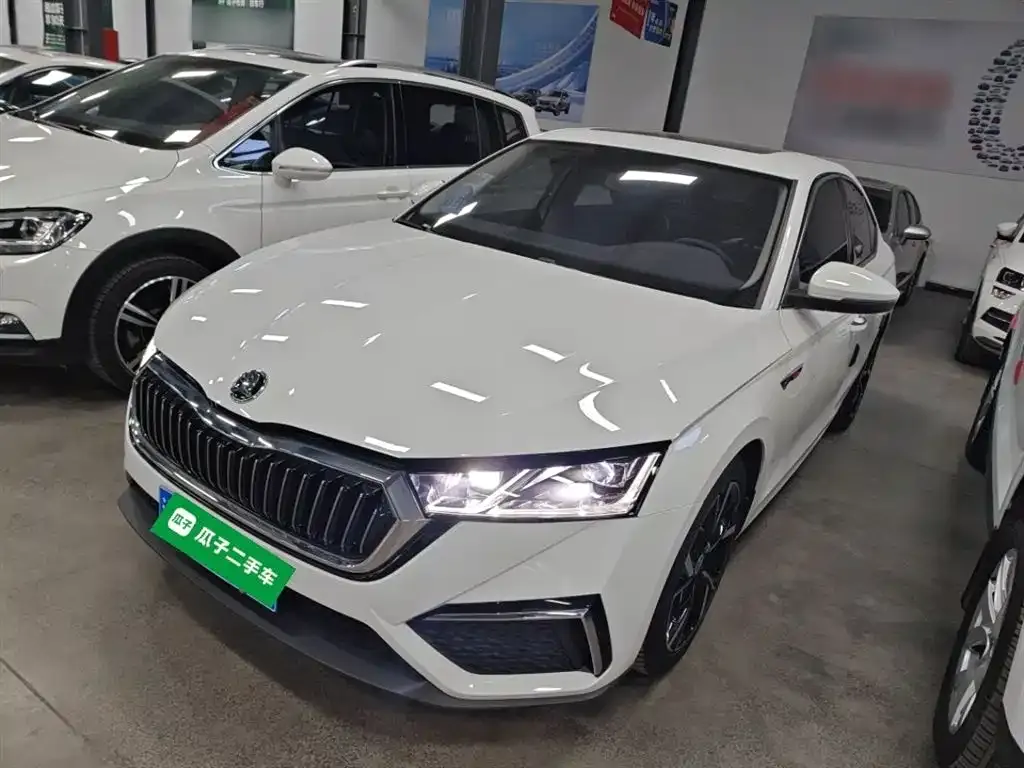 Skoda Octavia — фото 3