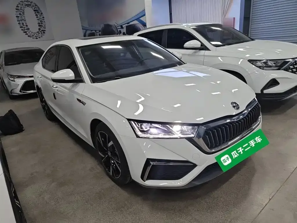 Skoda Octavia — фото 7