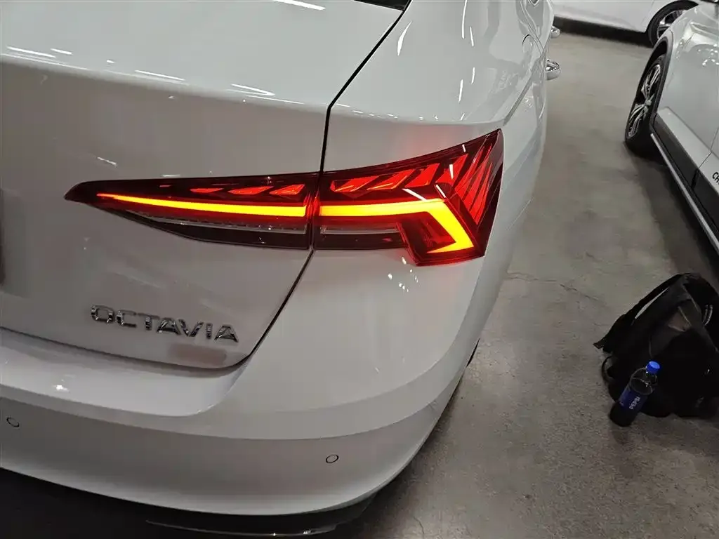 Skoda Octavia — фото 5