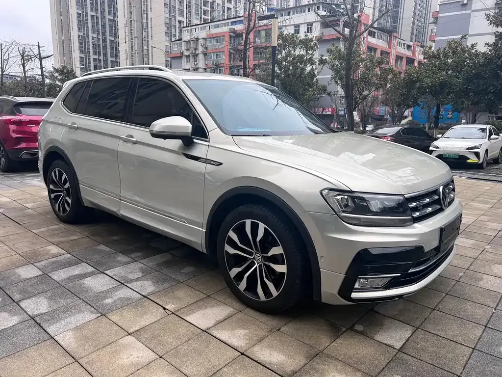 Volkswagen Tiguan L 2021 из CN, фото 10