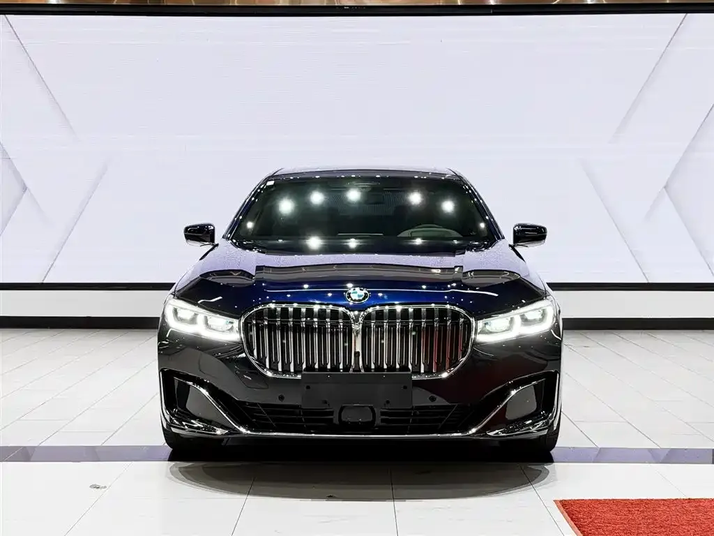 BMW 7 Series — фото 9