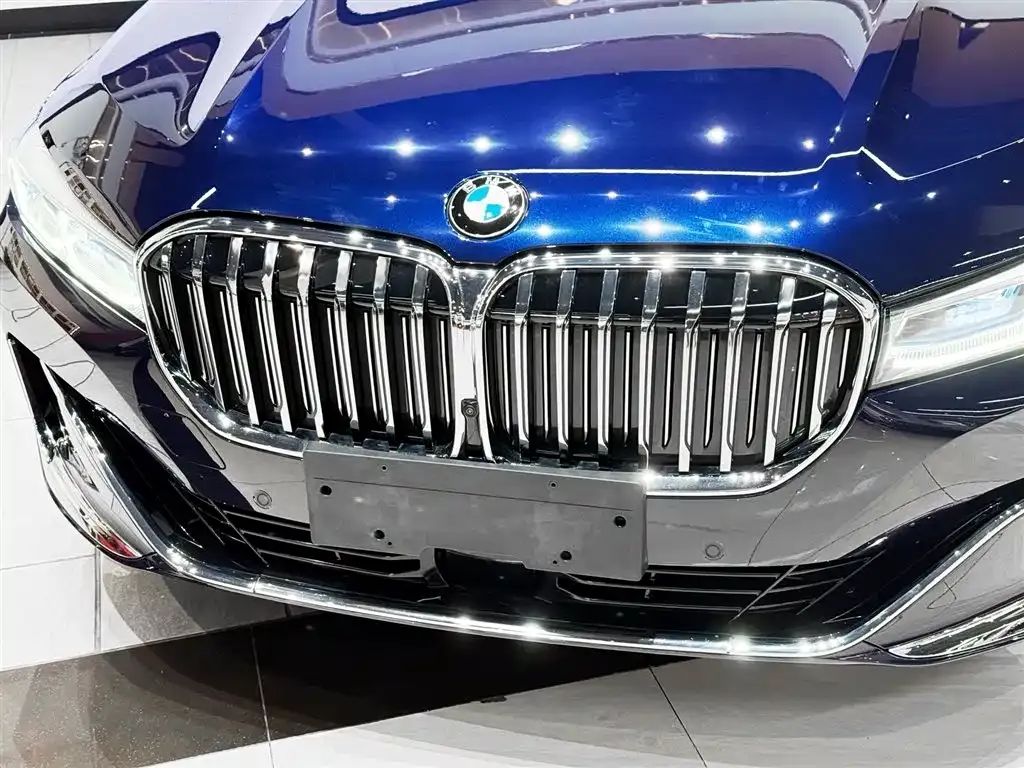 BMW 7 Series — фото 10