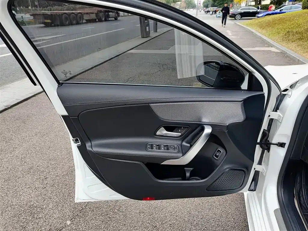 Mercedes-Benz A-Class 2021 из CN, фото 10