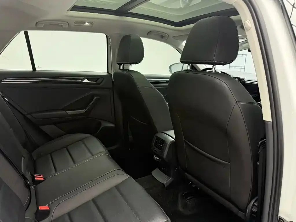 Volkswagen T-Roc 2023 из CN, фото 10