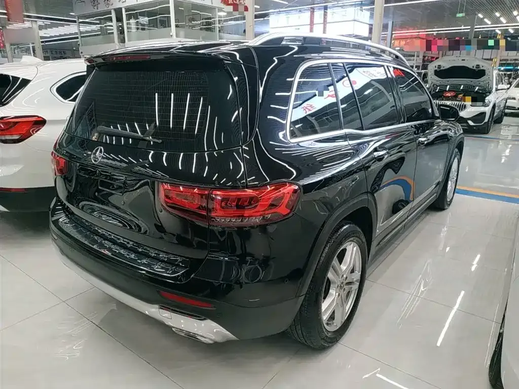 Mercedes-Benz GLB — фото 10