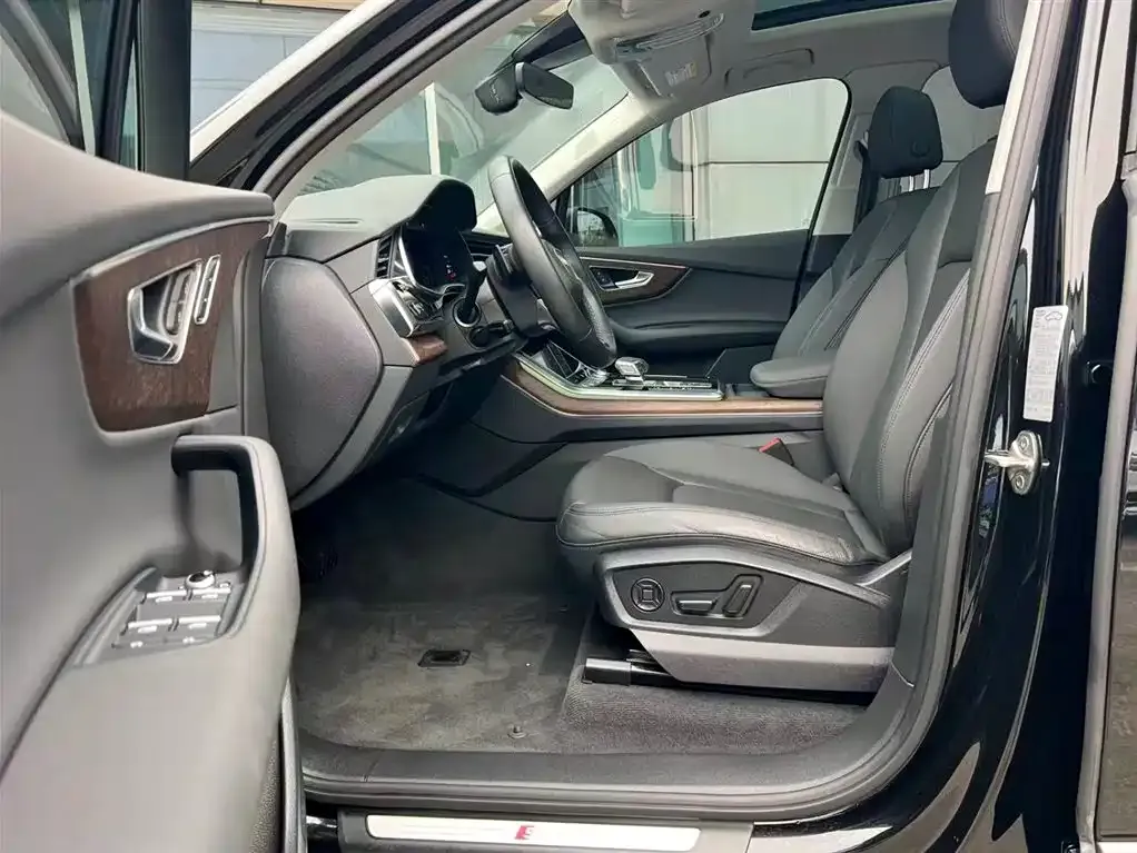 Audi Q7 2022 из CN, фото 5