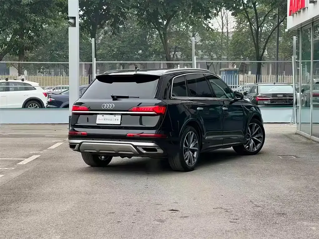 Audi Q7 2022 из CN, фото 7