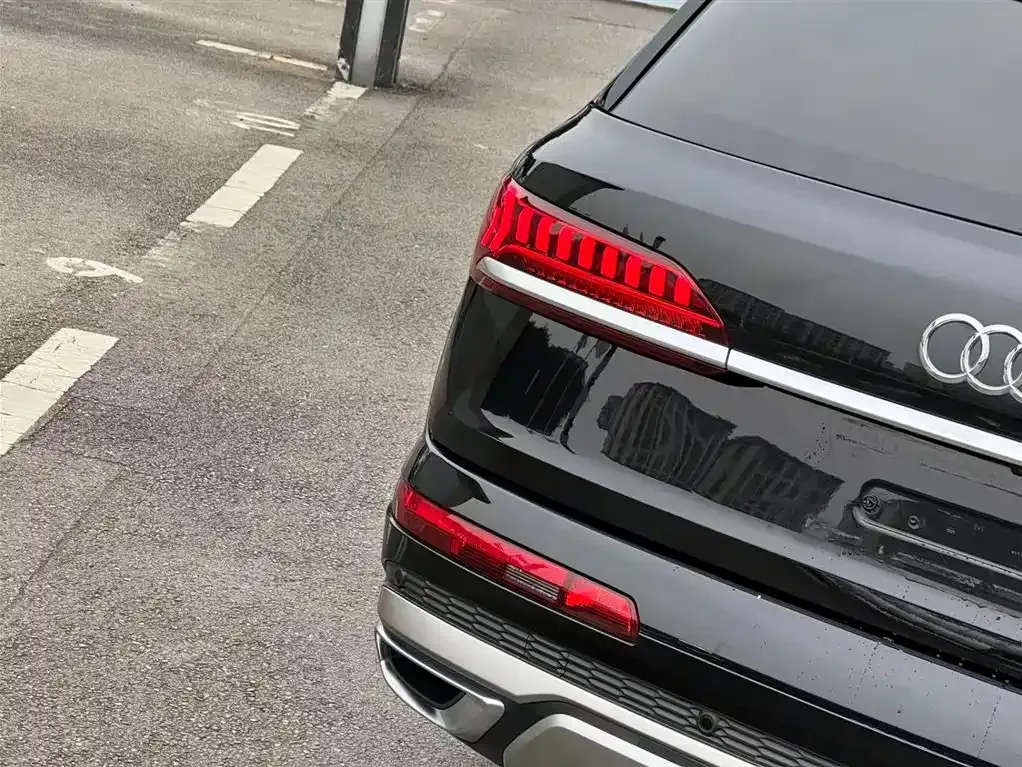 Audi Q7 2022 из CN, фото 9