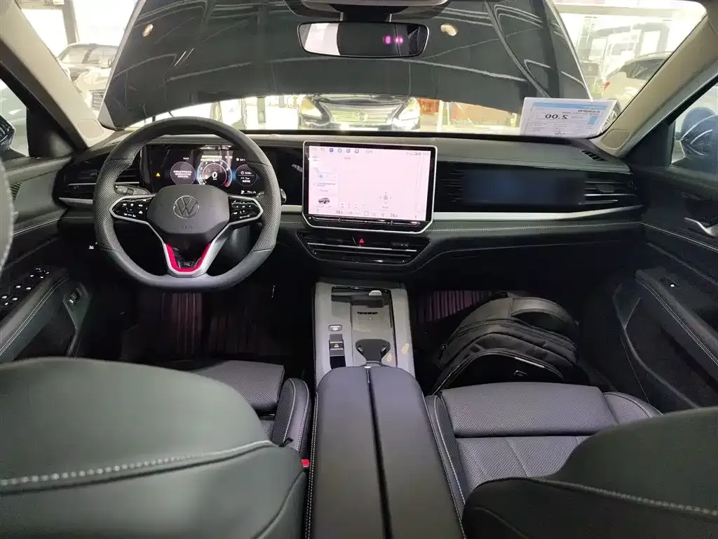 Volkswagen Passat 2025 из CN, фото 3