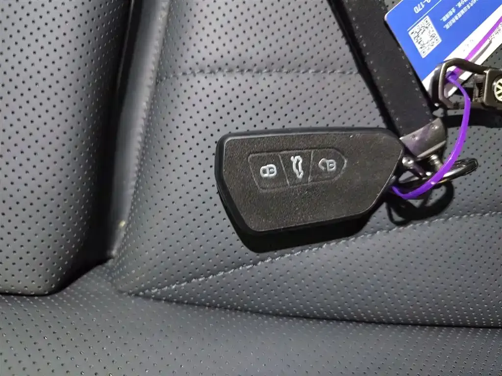 Volkswagen Passat 2025 из CN, фото 4