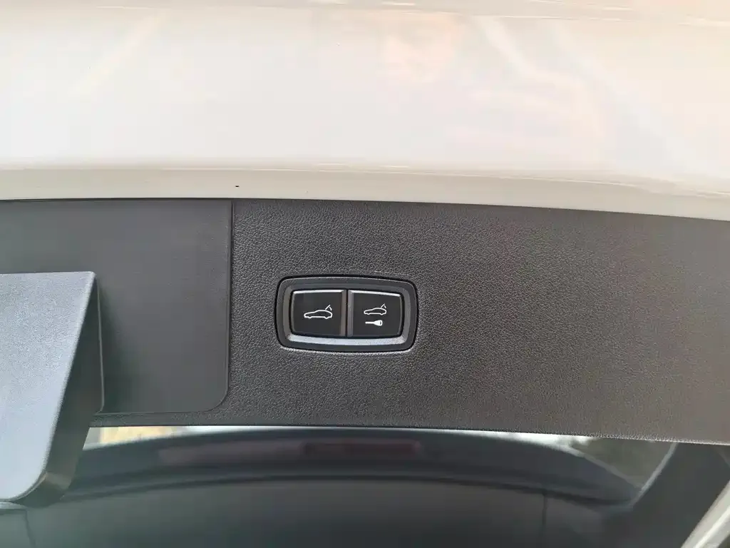 Porsche Cayenne Hybrid — фото 10