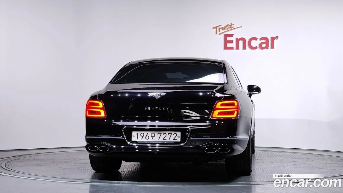 Bentley Flying Spur 2023 из KR, фото 4