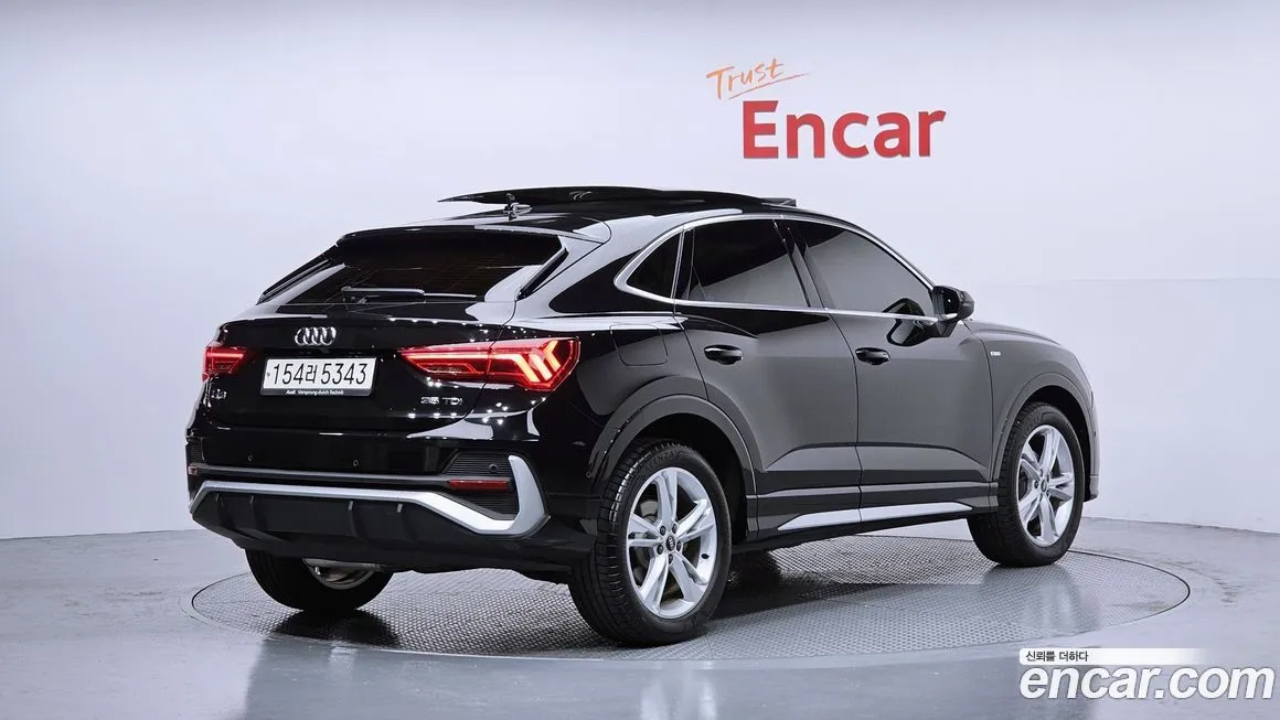Audi Q3 — фото 10