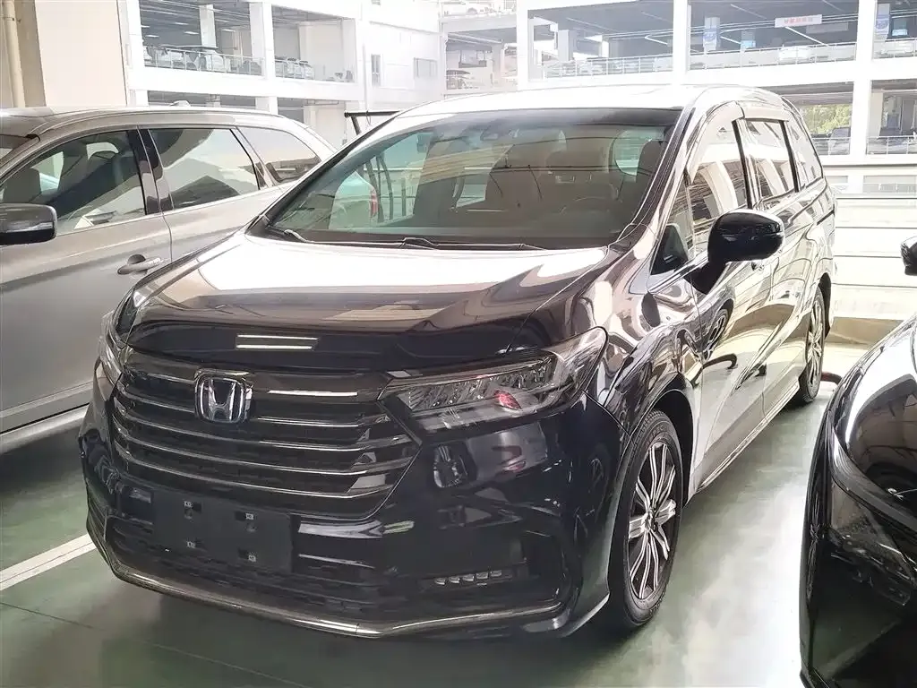 Honda Odyssey — фото 1