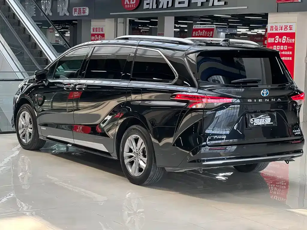 Toyota Sienna 2022 из CN, фото 3