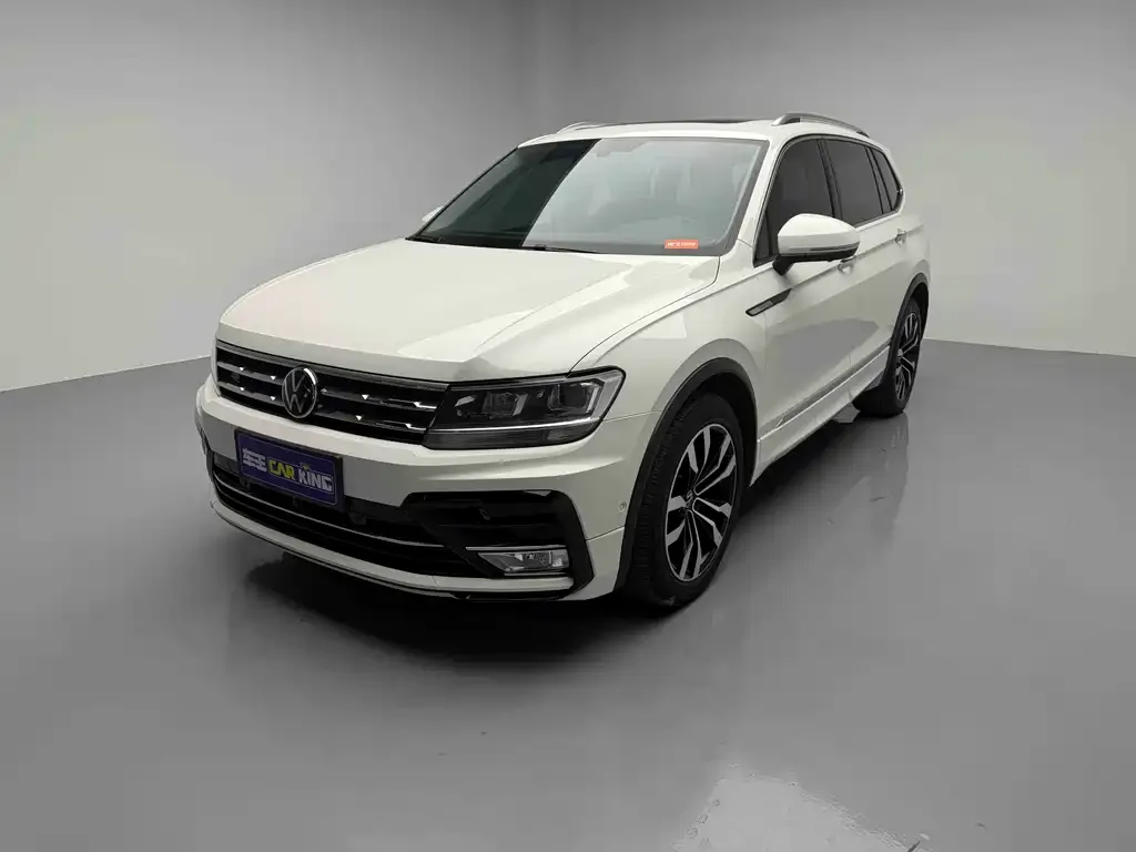 Volkswagen Tiguan L — фото 1