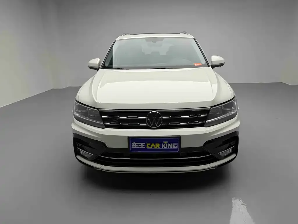 Volkswagen Tiguan L — фото 6