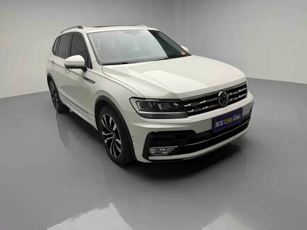 Volkswagen Tiguan L — фото 7