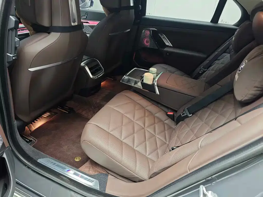 BMW i7 2024 из CN, фото 7